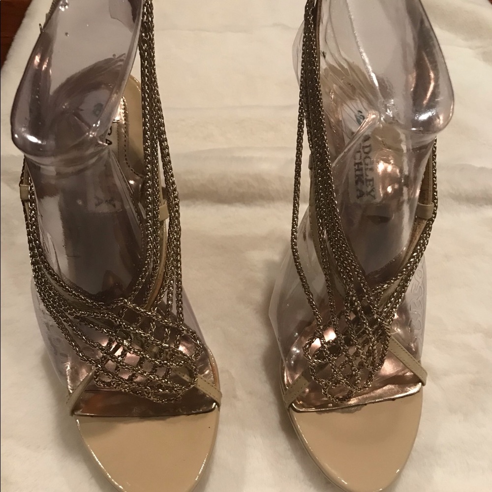 Badgley Mischka Tan and Gold Dressy Sandals